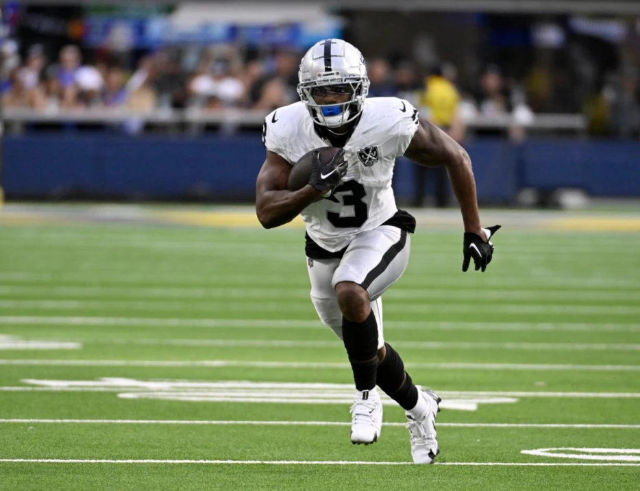 Raiders Daily: Zamir White’s Comeback Bid, Alex Cappa’s Uncertain Future
