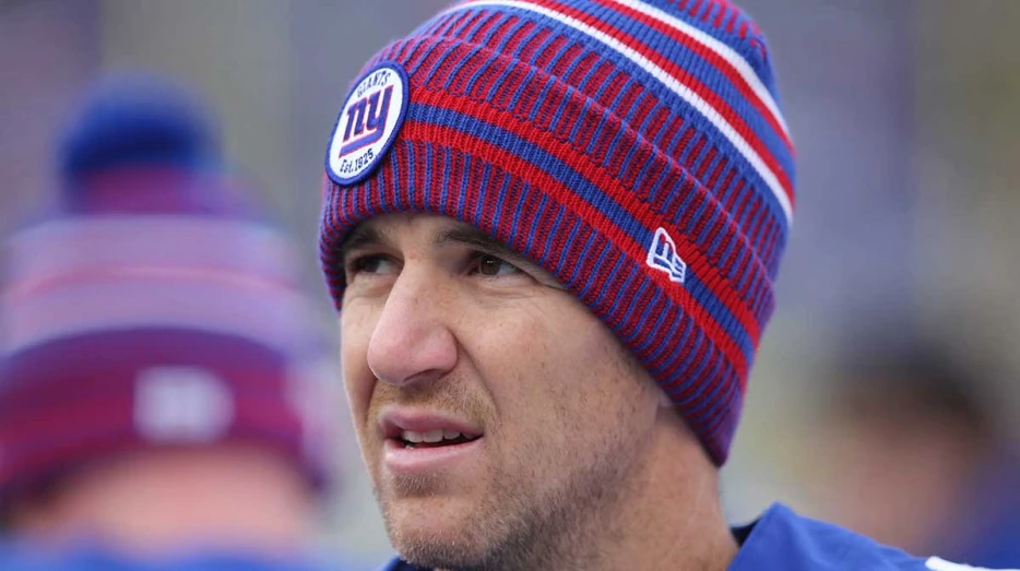 How Eli Manning shook off the rust for OG Chad Powers skit