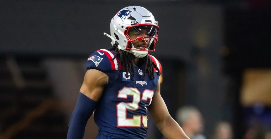 Patriots put pair of former starters on the trade block, per report