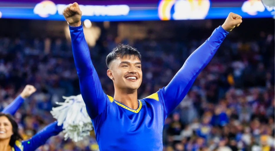 U.S. Senator Issues Stark Warning To NFL Teams Over Male Cheerleaders