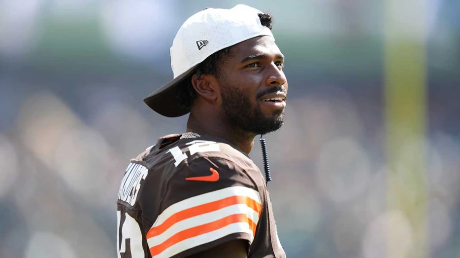 Browns’ Shedeur Sanders reacts to Dillon Gabriel’s ‘entertainers, competitors’ comment