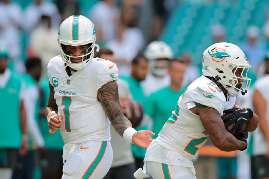 Dolphins Extremely Thin At Running Back After Another Injury Hits Group