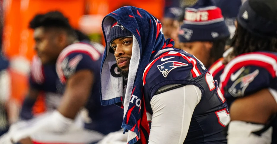 How realistic would Kyle Dugger, Anfernee Jennings trades be for the Patriots?