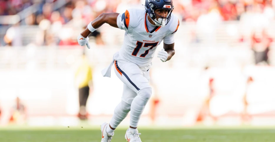 Saints trade for WR Devaughn Vele