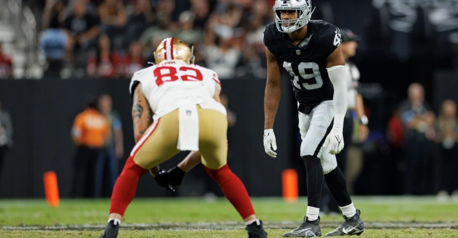 The Raiders EDGE Rusher Situation: Snowden vs. Carter