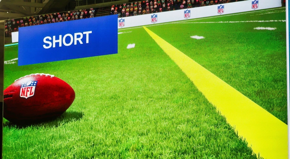 NFL Fans Are Furious Over The League’s “Embarrassing” New Virtual Measurement System That Was A Total Disaster During Patriots-Giants Preseason Game