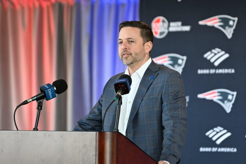 Patriots officially begin roster cuts by moving on from journeyman guard