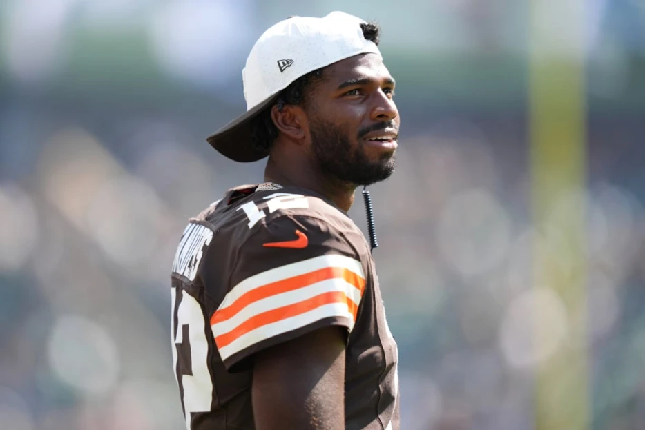 Shedeur Sanders Responds to Dillon Gabriel’s ‘Entertainers’ Dig: ‘Can’t Do Anything to Me’