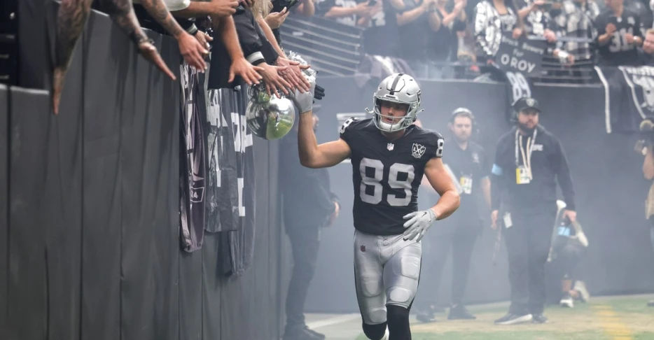 Silver Minings: Raiders fans hitting the road again