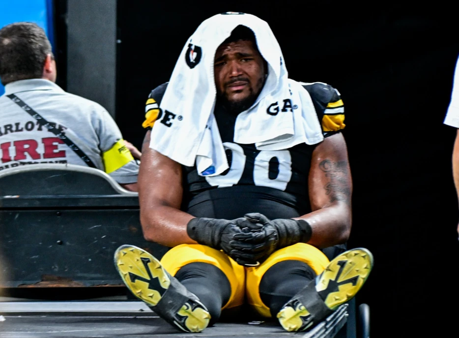 Steelers DT Derrick Harmon carted off field with injury
