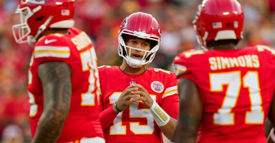 Andy Reid and Patrick Mahomes credit offensive line for big plays against Bears