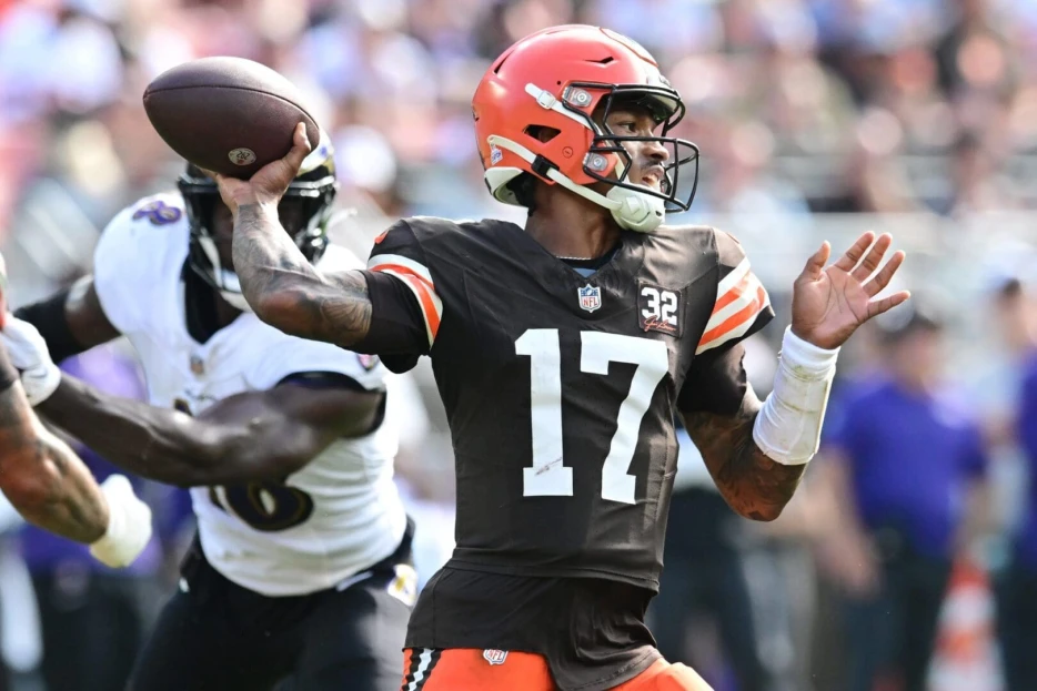Eagles Releasing QB Dorian Thompson-Robinson