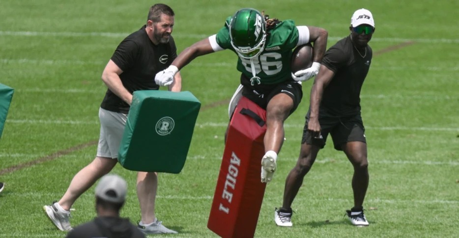 Jets get an early start on trimming roster ahead of cutdown day
