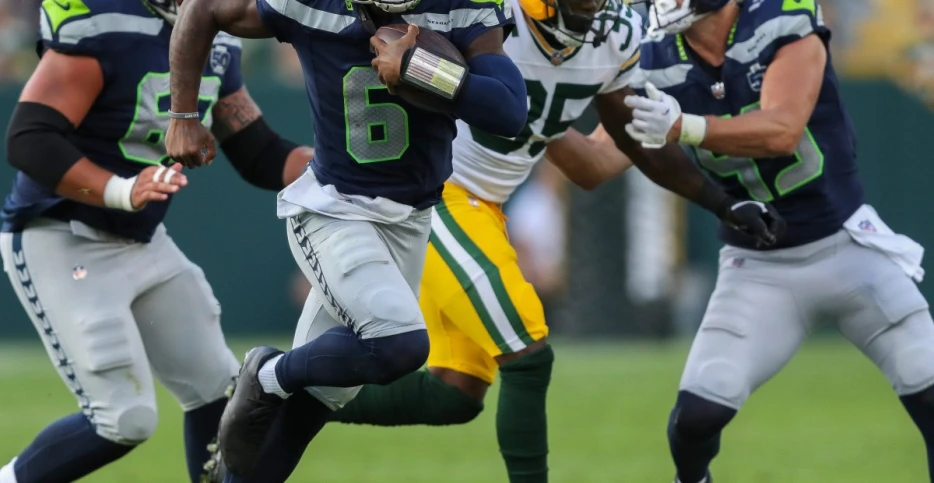 Post-Snap Reads 8/24: Seahawks end promising pre-season with rough showing