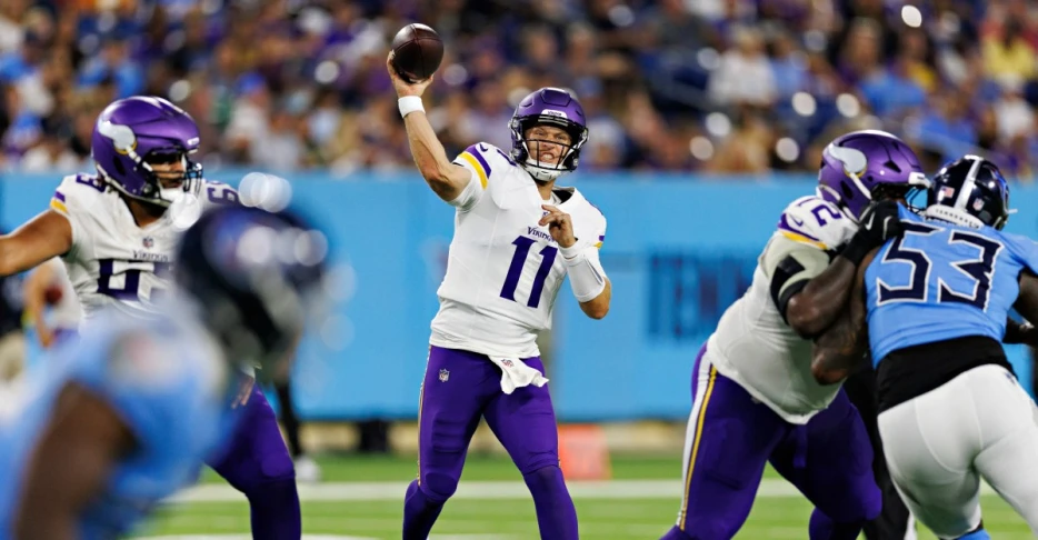 Vikings Officially Sign Carson Wentz, Release Brett Rypien