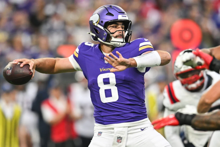 Vikings To Trade QB Sam Howell To Eagles