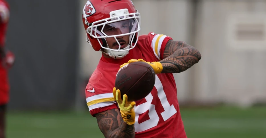Arrowheadlines: Roster projections sees 7 receivers make the final roster