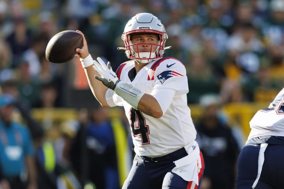 Chiefs Waiving QB Bailey Zappe