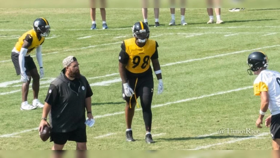 Dulac: Mike Tomlin Endorsement Could Help DeMarvin Leal Make 53-Man Roster