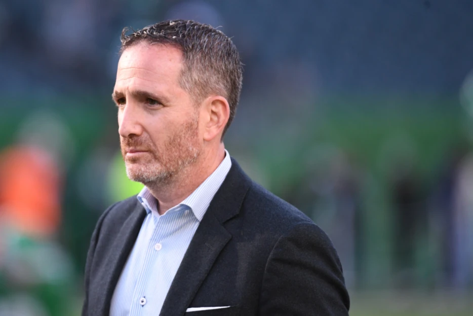 Eagles Daily: Howie Roseman’s Trade Frenzy Shakes Up Roster Before Cutdowns