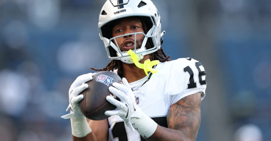 Early thoughts on Jakobi Meyers’ trade request, Amari Cooper signing