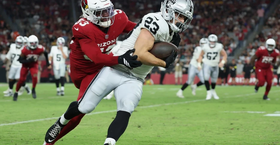 Final 53-man roster projection, Dylan Laube or Sincere McCormick for last running back spot?