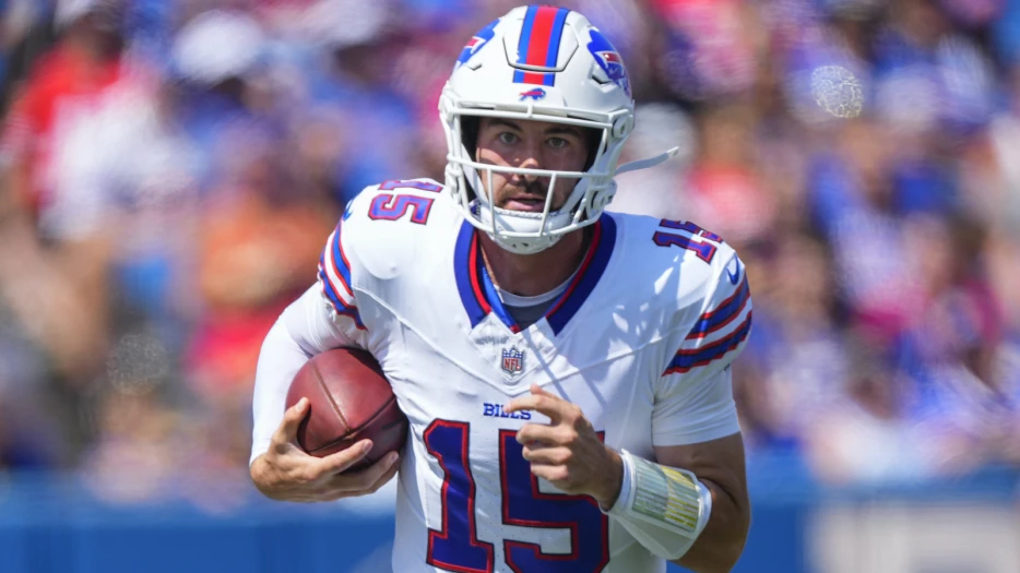 Journeyman NFL QB Ben DiNucci Unlocks Rare, Never-Before-Seen ‘Cut From The NFL For 7th Time Airport Beer’