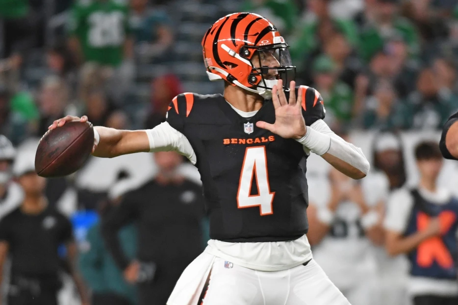 Bengals Releasing QB Desmond Ridder