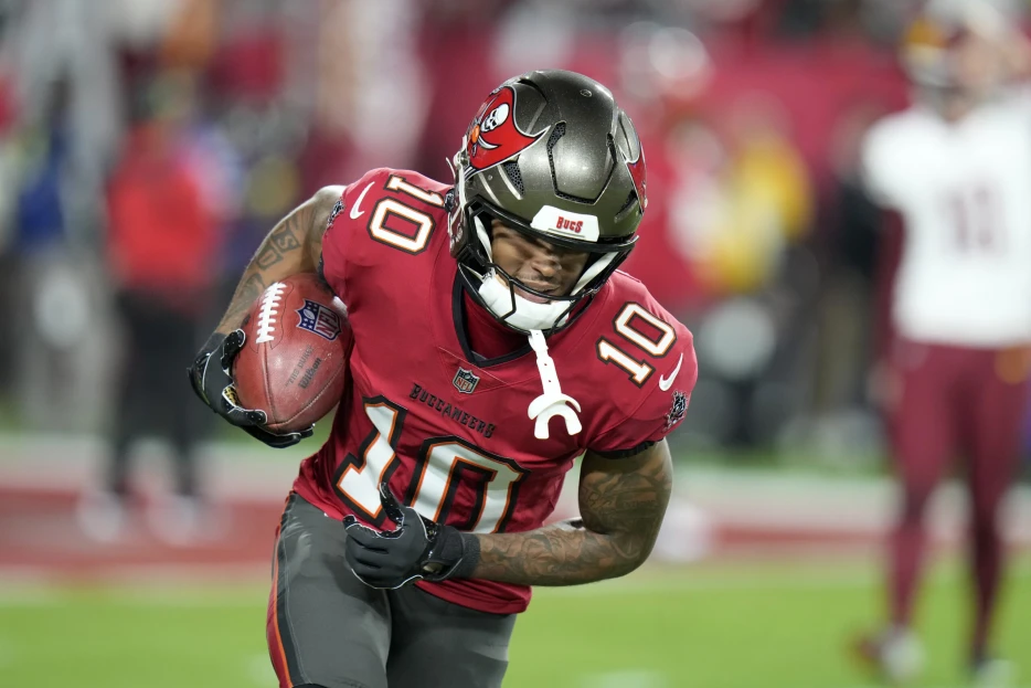 Buccaneers Put Potential Steelers WR Target on Waivers