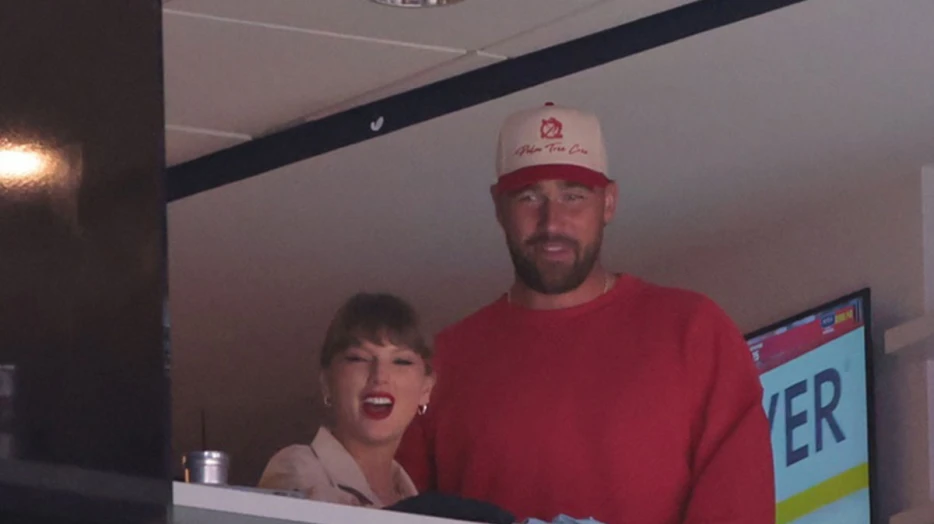 Chiefs welcome Taylor Swift to family in surprise engagement post