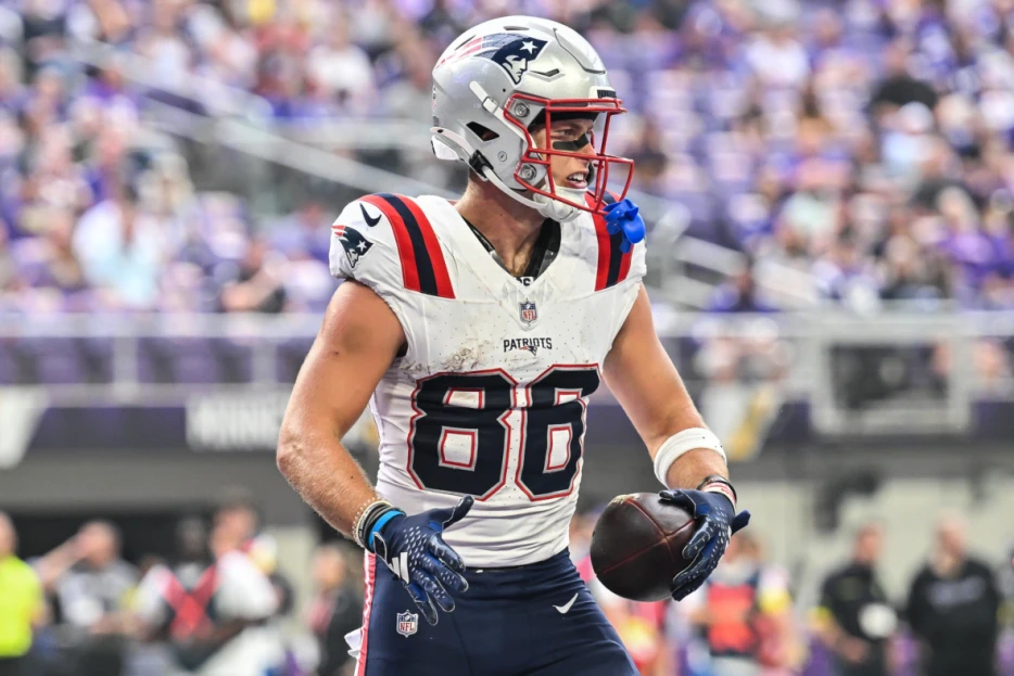 Patriots make key roster decision on preseason star Efton Chism III