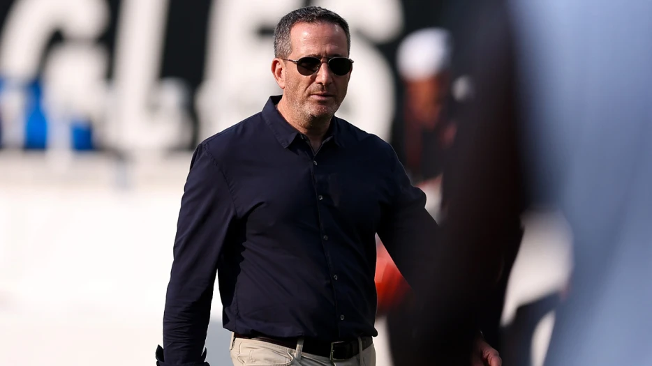 The ‘balance’ that led Eagles GM Howie Roseman to trade for Sam Howell, cut Kyle McCord