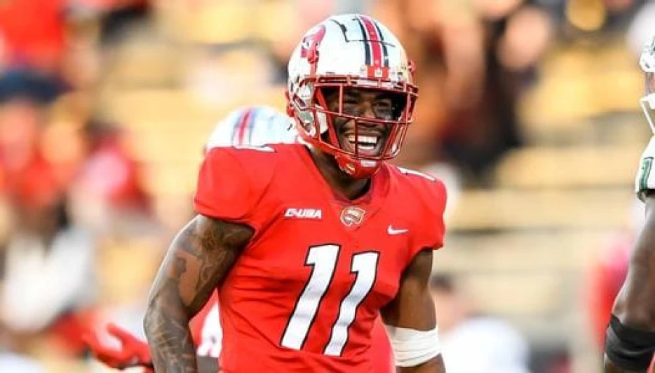 WR with Aaron Rogers Connection Hits Waivers, Fit for Steelers?