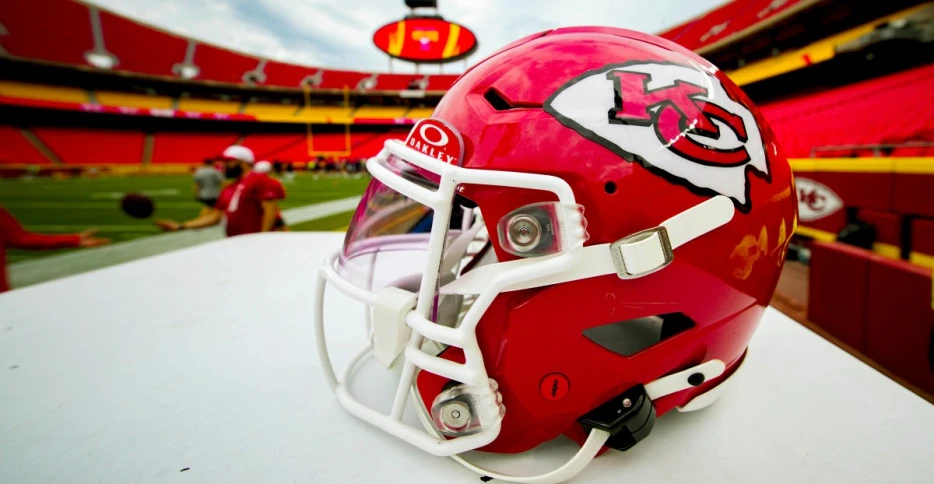 Chiefs roster news tracker: signings, cuts, waiver claims, practice squad and more