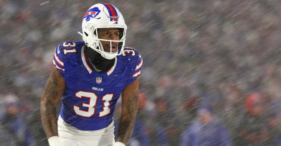 Dolphins make Rasul Douglas signing official