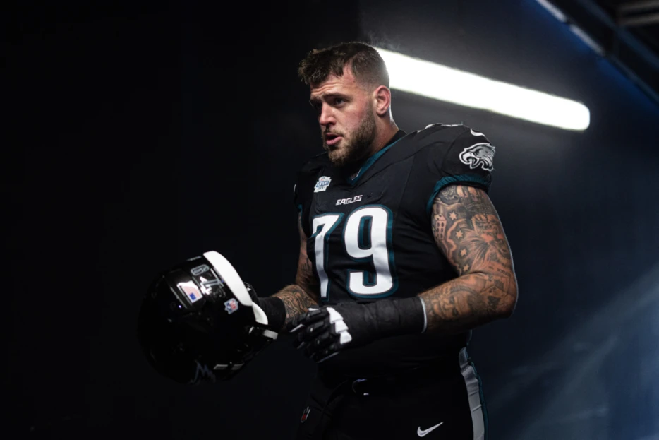 Eagles Waive Super Bowl Champion Offensive Lineman