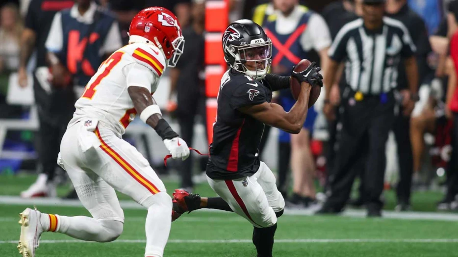 Falcons’ Darnell Mooney escapes dreaded injury update