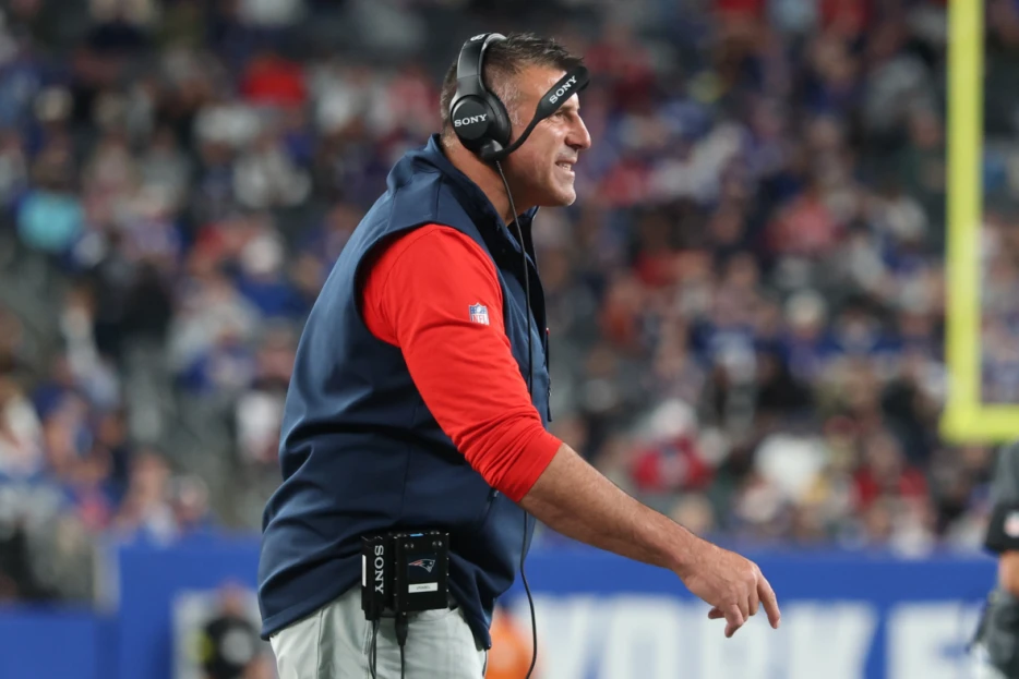 Mike Vrabel Refutes Claim That 2 Veterans Requested To Be Released