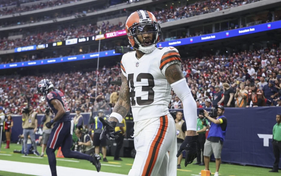 NFL Suspending S John Johnson For Three Weeks