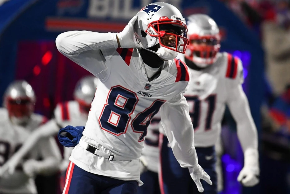 Patriots Releasing WR Kendrick Bourne