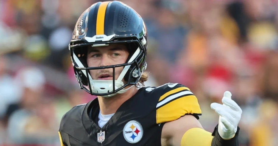 Pickett, Steelers Both Look Bad as Time Marches On