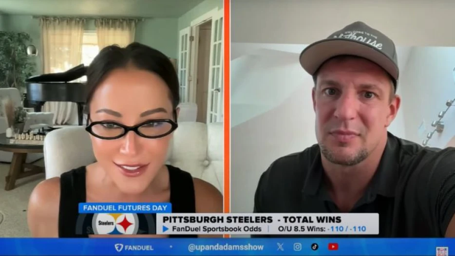 Rob Gronkowski Picks Steelers To Win AFC North