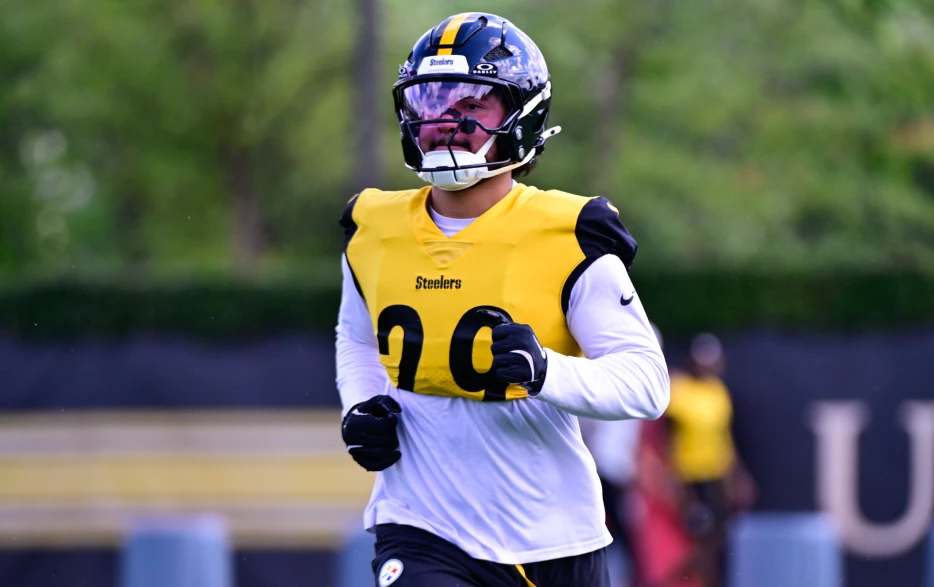 Steelers Re-Sign Promising UDFA Safety