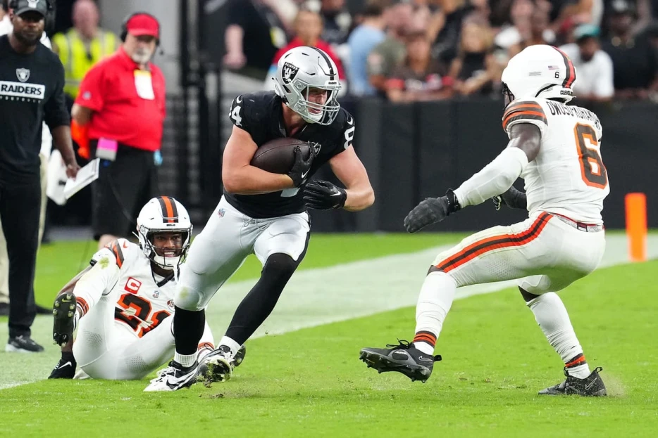 Texans Re-Signing TE Harrison Bryant