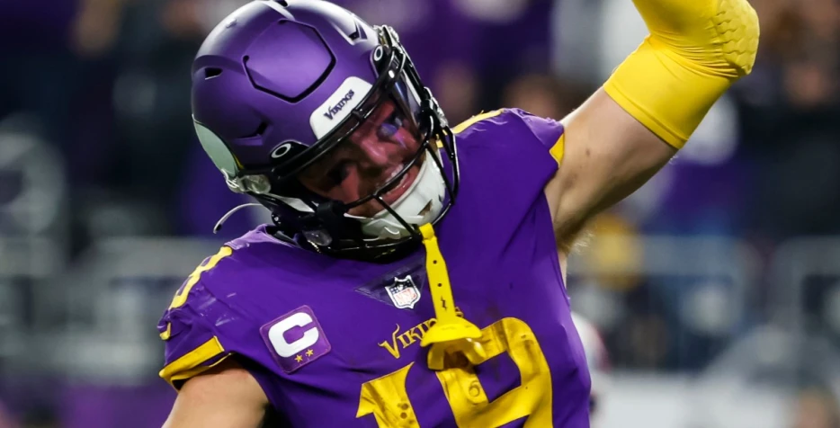 Vikings, Panthers Finalize Trade for Adam Thielen