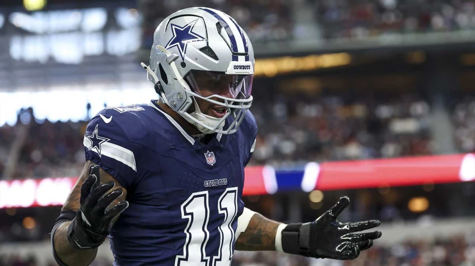 Adam Schefter’s misspelling of Micah Parsons’ name goes viral following Packers trade