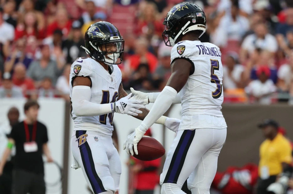 Colts Sign WR Laquon Treadwell To Practice Squad