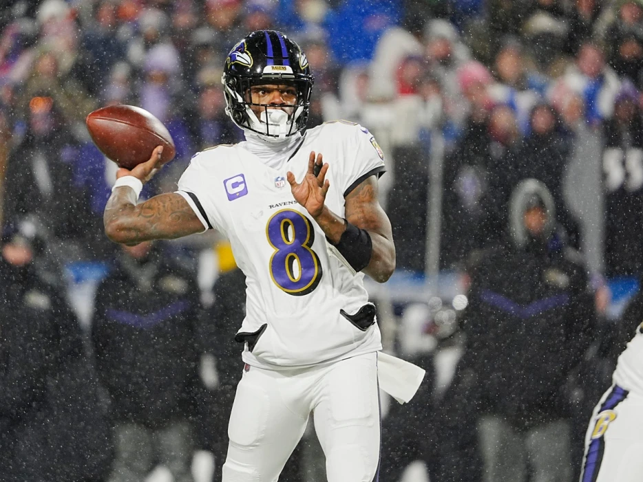 Contract Talks ‘Ongoing’ Between Ravens &amp; Lamar Jackson