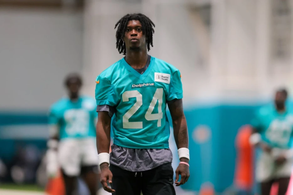 Dolphins Update Status Of Cam Smith, Reunite With 16-game Starter