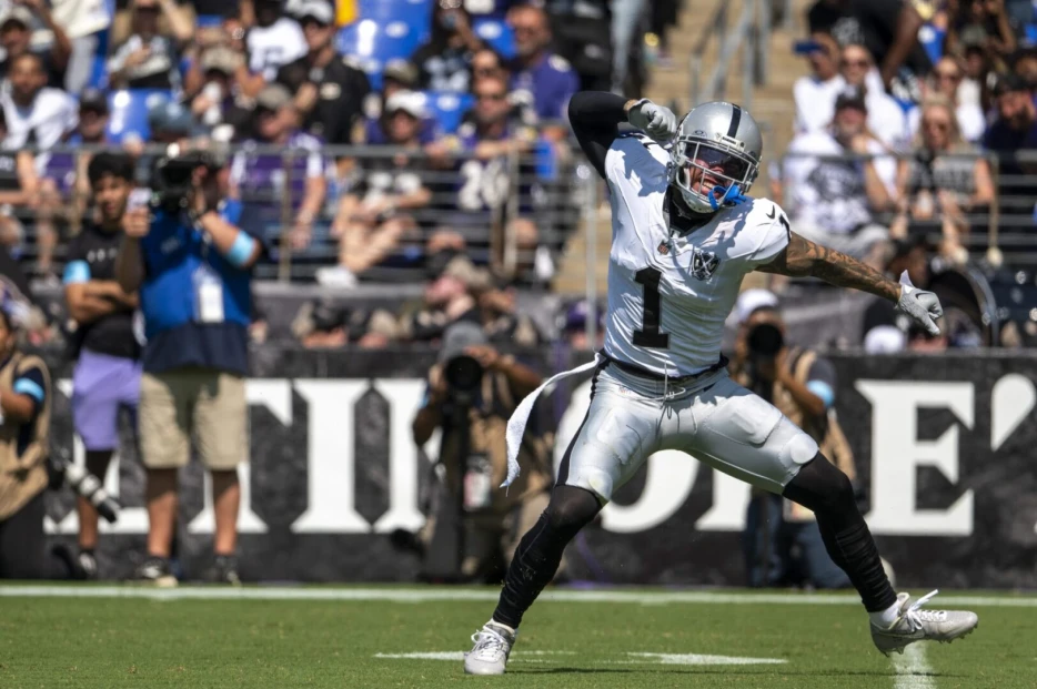 Eagles Re-Signing S Marcus Epps